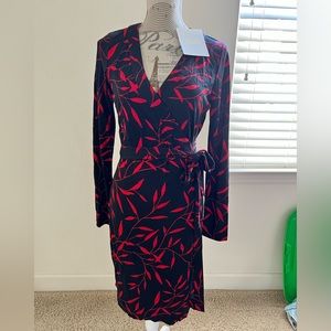DVF Silk Wrap Dress, NWT- Hot chili pepper print!